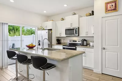 754 SE 19th St, Homestead, FL 33034 - Photo 11