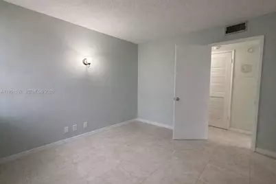 950 NE 199th St #2H, Miami, FL 33179 - Photo 9