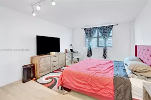 7501 E Treasure Dr, North Bay Village, FL 33141 - Photo 9