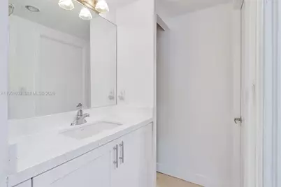 7501 E Treasure Dr #9EF, North Bay Village, FL 33141 - Photo 11