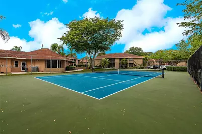 714 NW 103rd Ter #202, Pembroke Pines, FL 33026 - Photo 31