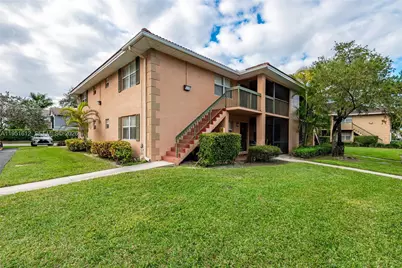 714 NW 103rd Ter #202, Pembroke Pines, FL 33026 - Photo 1