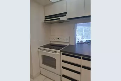 330 SE 2nd St #305H, Hallandale Beach, FL 33009 - Photo 7