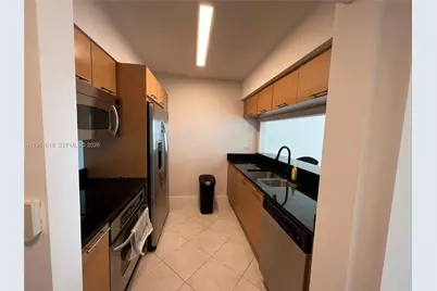 31 SE 5th St #1409, Miami, FL 33131 - Photo 5