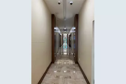31 SE 5th St #1409, Miami, FL 33131 - Photo 13