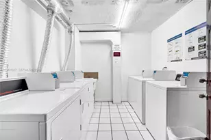 8145 NW 7th St, Miami, FL 33126 - Photo 33