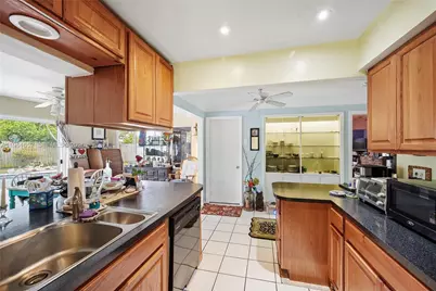 424 SW 7th Ave, Boynton Beach, FL 33435 - Photo 11