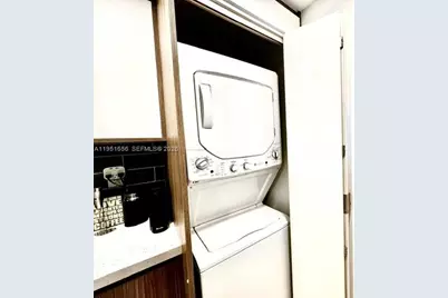 600 NE 36th St #1220, Miami, FL 33137 - Photo 5