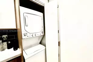 600 NE 36th St, Miami, FL 33137 - Photo 5