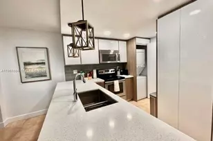 600 NE 36th St, Miami, FL 33137 - Photo 11