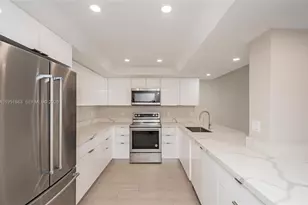 520 Brickell Key Dr, Miami, FL 33131 - Photo 3