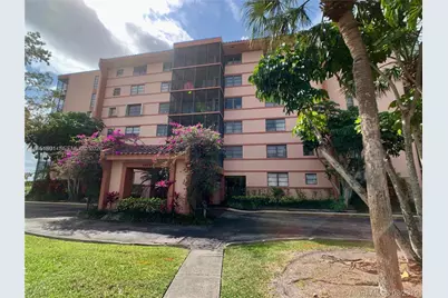 20840 San Simeon Way #702, Miami, FL 33179 - Photo 1