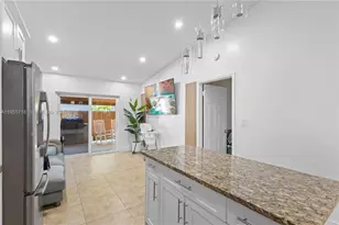 10358 NW 128th Terrace, Hialeah Gardens, FL 33018 - Photo 9