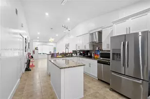 10358 NW 128th Terrace, Hialeah Gardens, FL 33018 - Photo 7