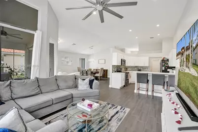 8795 NW 76th Pl, Tamarac, FL 33321 - Photo 13