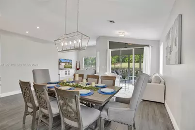 8795 NW 76th Pl, Tamarac, FL 33321 - Photo 7