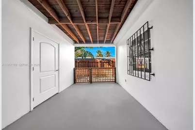 1624 NE 175th St, North Miami Beach, FL 33162 - Photo 27