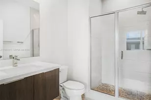 7865 NW 104th Ave, Doral, FL 33178 - Photo 15