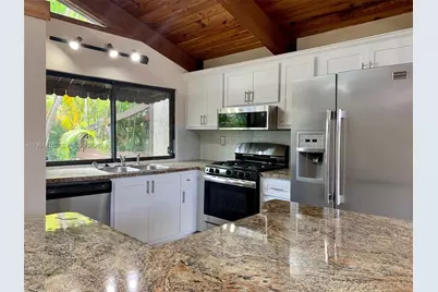 11318 SW 114th Cir Ter, Miami, FL 33176 - Photo 9