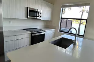 9113 NW 159th St, Miami Lakes, FL 33018 - Photo 9