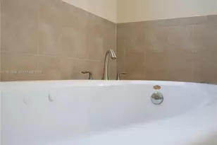 9895 NW 87th Terrace, Doral, FL 33178 - Photo 15