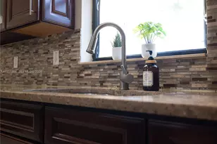 9895 NW 87th Terrace, Doral, FL 33178 - Photo 11