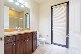 9895 NW 87th Terrace, Doral, FL 33178 - Photo 5