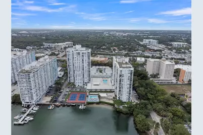 2780 NE 183rd St #1414, Aventura, FL 33160 - Photo 45