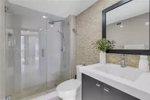 2780 NE 183rd St, Aventura, FL 33160 - Photo 27