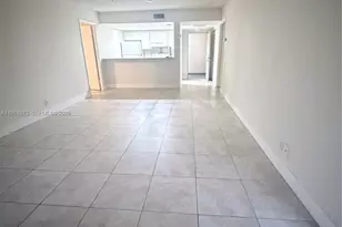 8160 NW Geneva Ct, Doral, FL 33166 - Photo 19