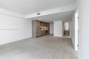 77 SE 5th St, Miami, FL 33131 - Photo 25