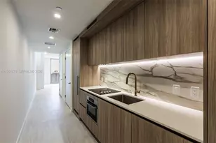 77 SE 5th St, Miami, FL 33131 - Photo 47