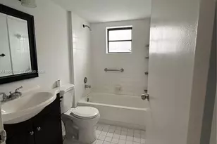 10431 N Kendall Dr, Miami, FL 33176 - Photo 9