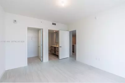 77 SE 5th St #3013, Miami, FL 33131 - Photo 9