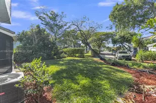 8209 Waterford Ave, Tamarac, FL 33321 - Photo 41