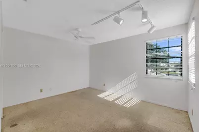 8209 Waterford Ave, Tamarac, FL 33321 - Photo 35