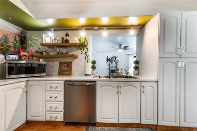 8065 W 14th Ct, Hialeah, FL 33014 - Photo 23