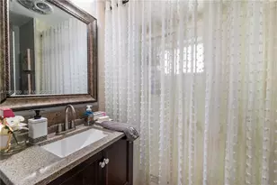 8065 W 14th Ct, Hialeah, FL 33014 - Photo 17