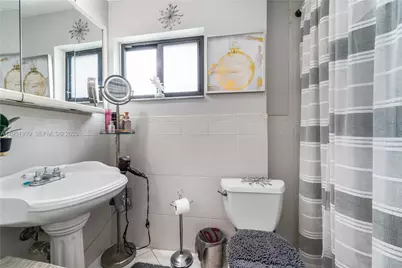 8065 W 14th Ct, Hialeah, FL 33014 - Photo 5