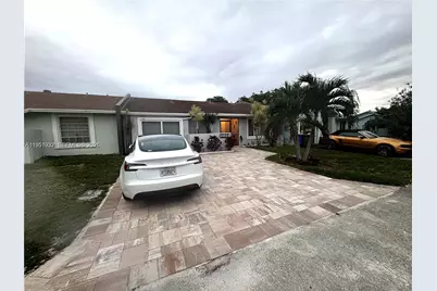 5482 S Lakewood Cir S #B, Margate, FL 33063 - Photo 9