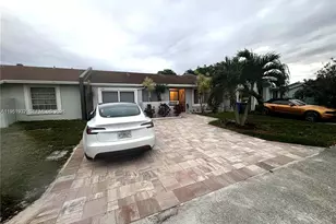 5482 S Lakewood Cir S, Margate, FL 33063 - Photo 9