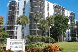 3401 N Country Club Dr, Aventura, FL 33180 - Photo 1