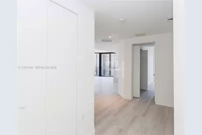 45 SW 9 St #1603, Miami, FL 33130 - Photo 3