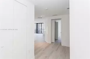 45 SW 9th St, Miami, FL 33130 - Photo 3