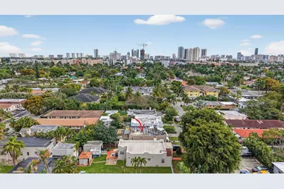 623 NE 4th St, Hallandale Beach, FL 33009 - Photo 15