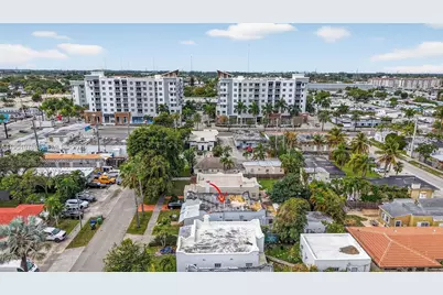 623 NE 4th St, Hallandale Beach, FL 33009 - Photo 11