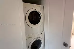 8262 NW 5th Ln, Miami, FL 33126 - Photo 5