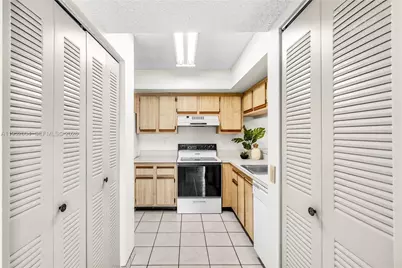 18370 Mediterranean Blvd #1-25, Hialeah, FL 33015 - Photo 9