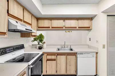 18370 Mediterranean Blvd #1-25, Hialeah, FL 33015 - Photo 7