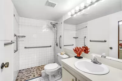 18370 Mediterranean Blvd #1-25, Hialeah, FL 33015 - Photo 17